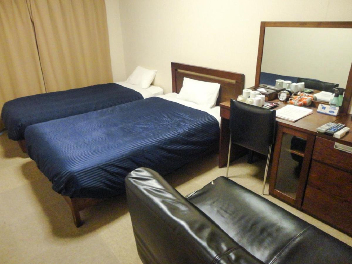 Hotel Livemax Budget Nagoya Bagian luar foto