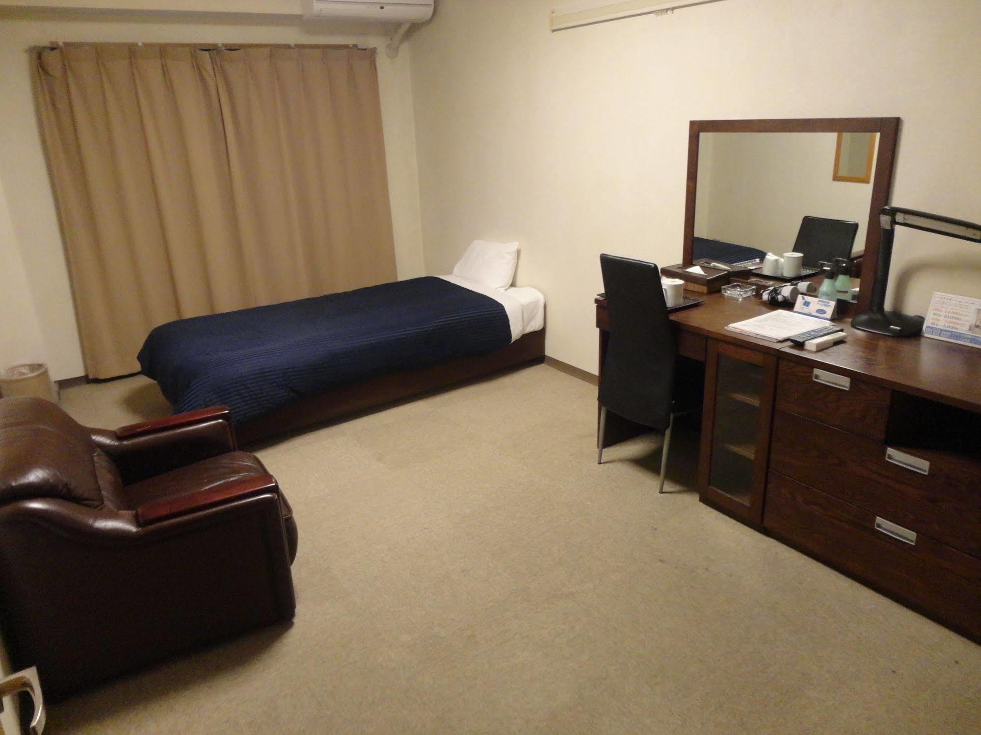 Hotel Livemax Budget Nagoya Bagian luar foto