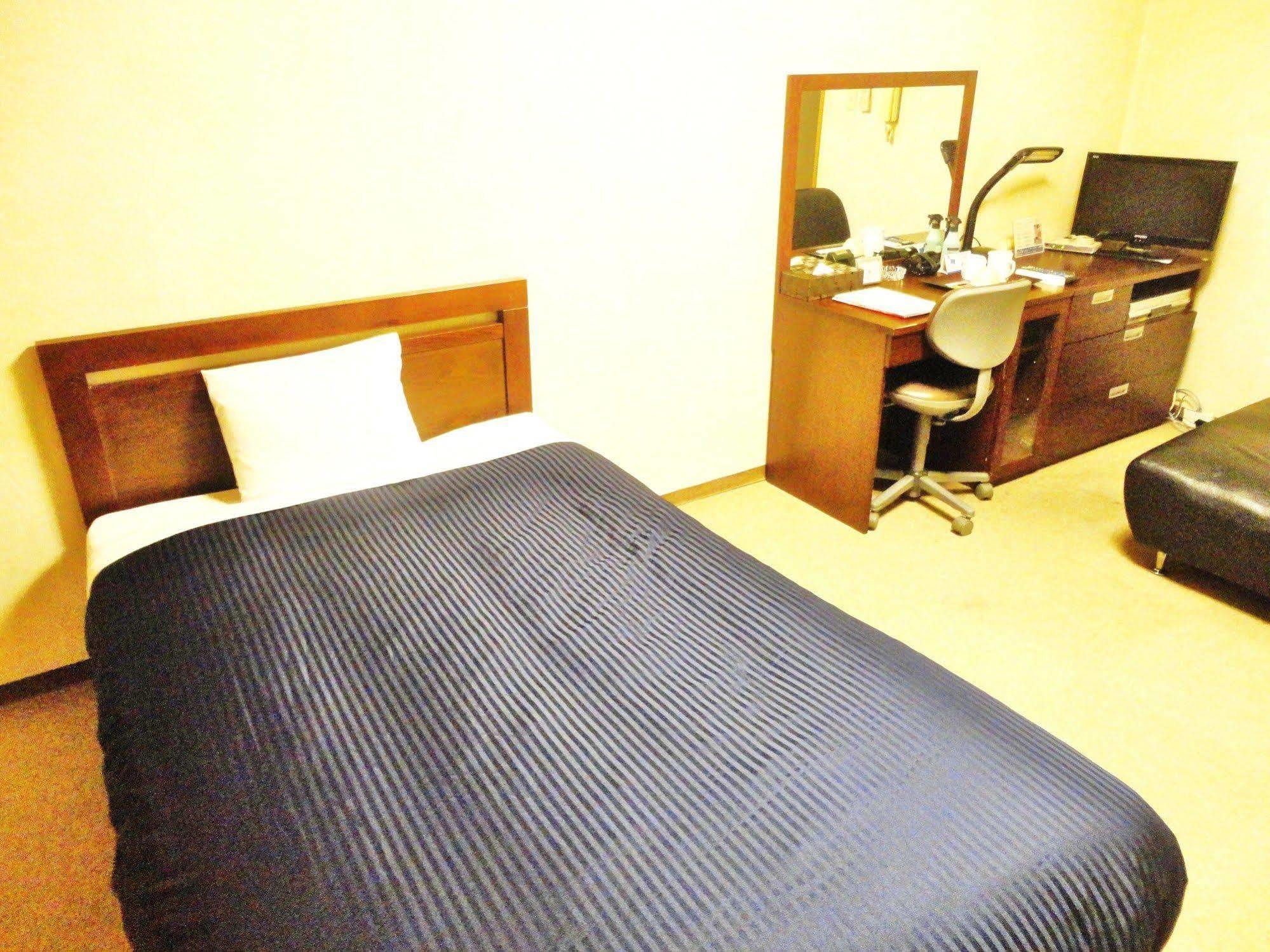 Hotel Livemax Budget Nagoya Bagian luar foto